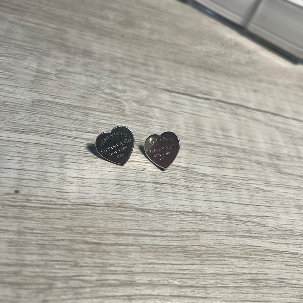 AUTHENTIC sterling silver Please return to Tiffany & Co. stud earrings